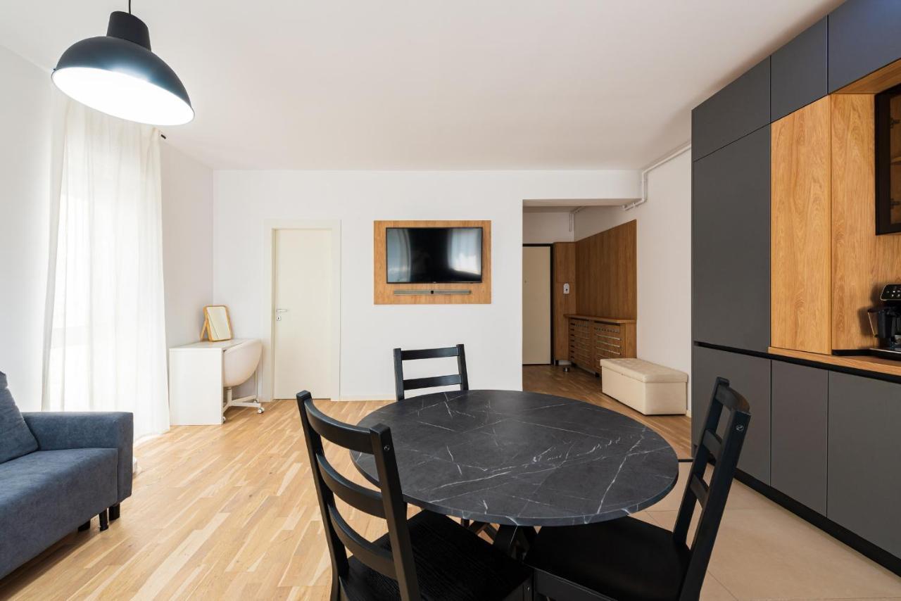 Sara - Stylish Apt With Balcony Near Piata Obor Bucharest Exterior photo