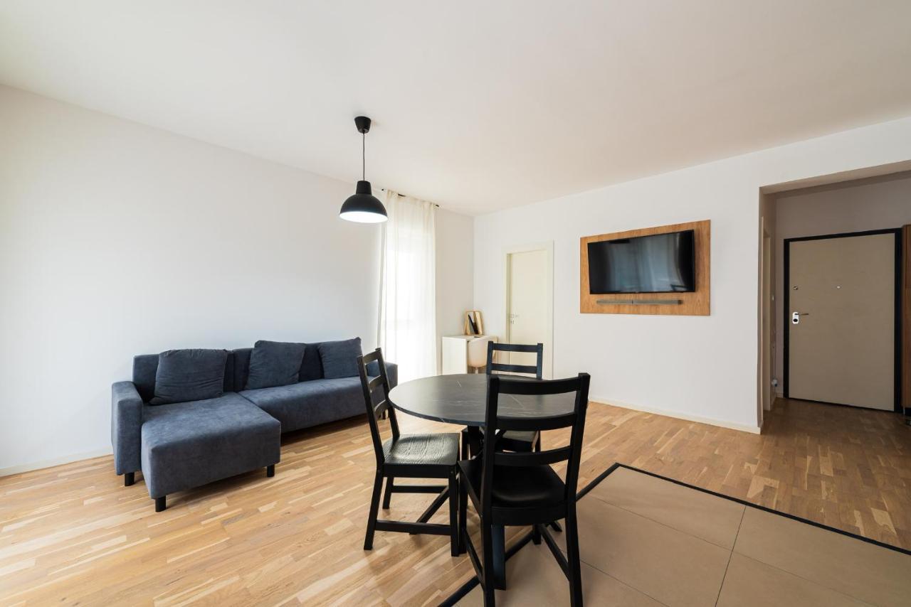 Sara - Stylish Apt With Balcony Near Piata Obor Bucharest Exterior photo